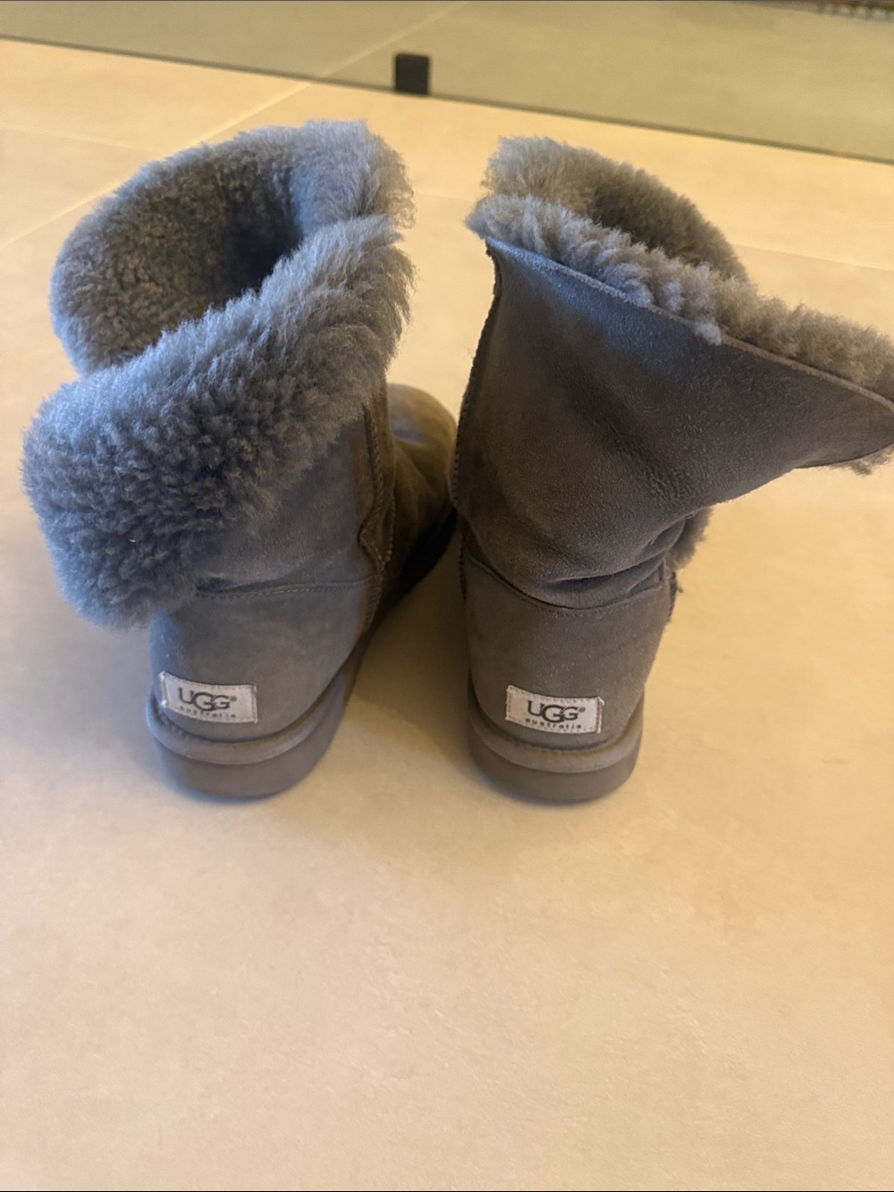 UGG Women's Short Shearling Boots - Gray
